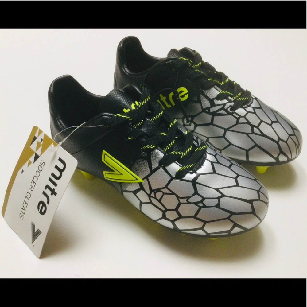 ⚽️ **NEW** MITRE - OUTDOOR - SILVER & BLACK - SOCCER CLEATS ⚽️